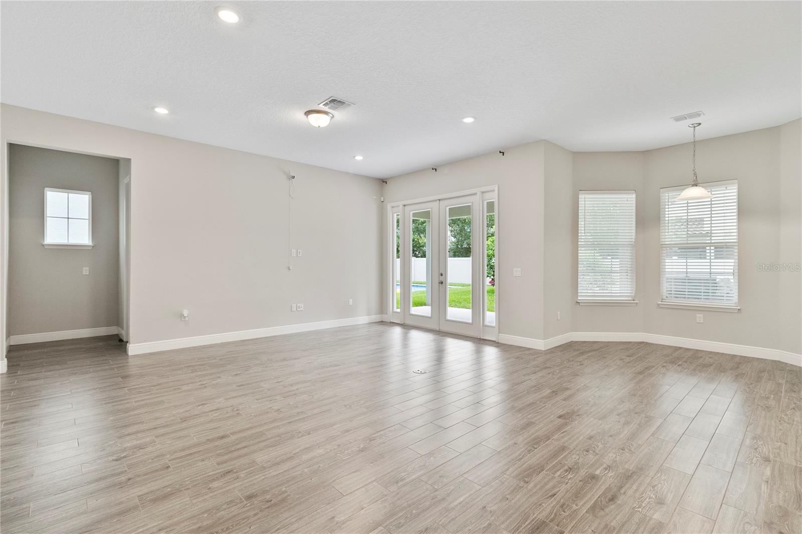 WINDERMERE TRLS PH 3A - Residential Lease