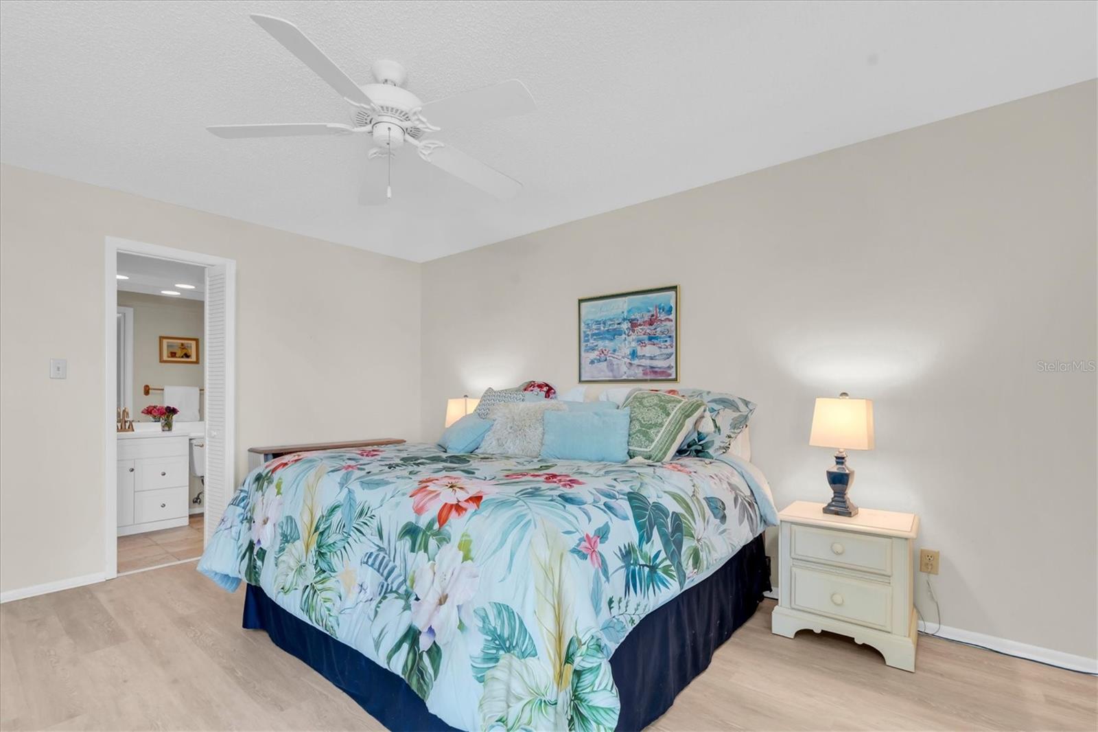 WESTBAY POINT & MOORINGS II - Residential