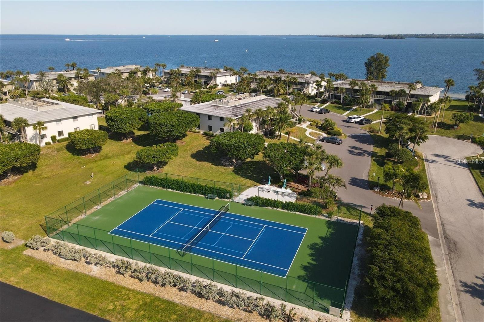 WESTBAY POINT & MOORINGS II - Residential