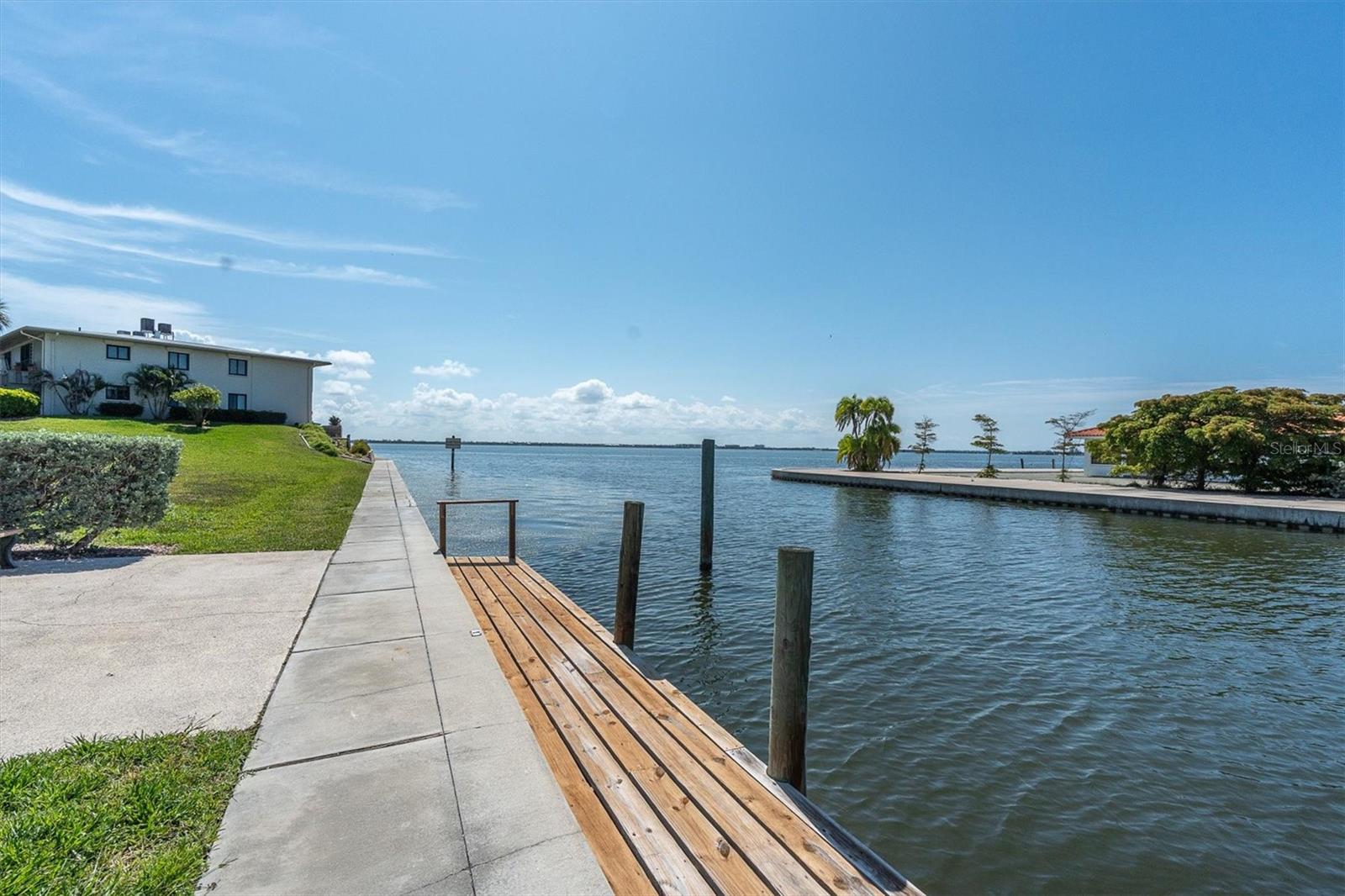 WESTBAY POINT & MOORINGS II - Residential