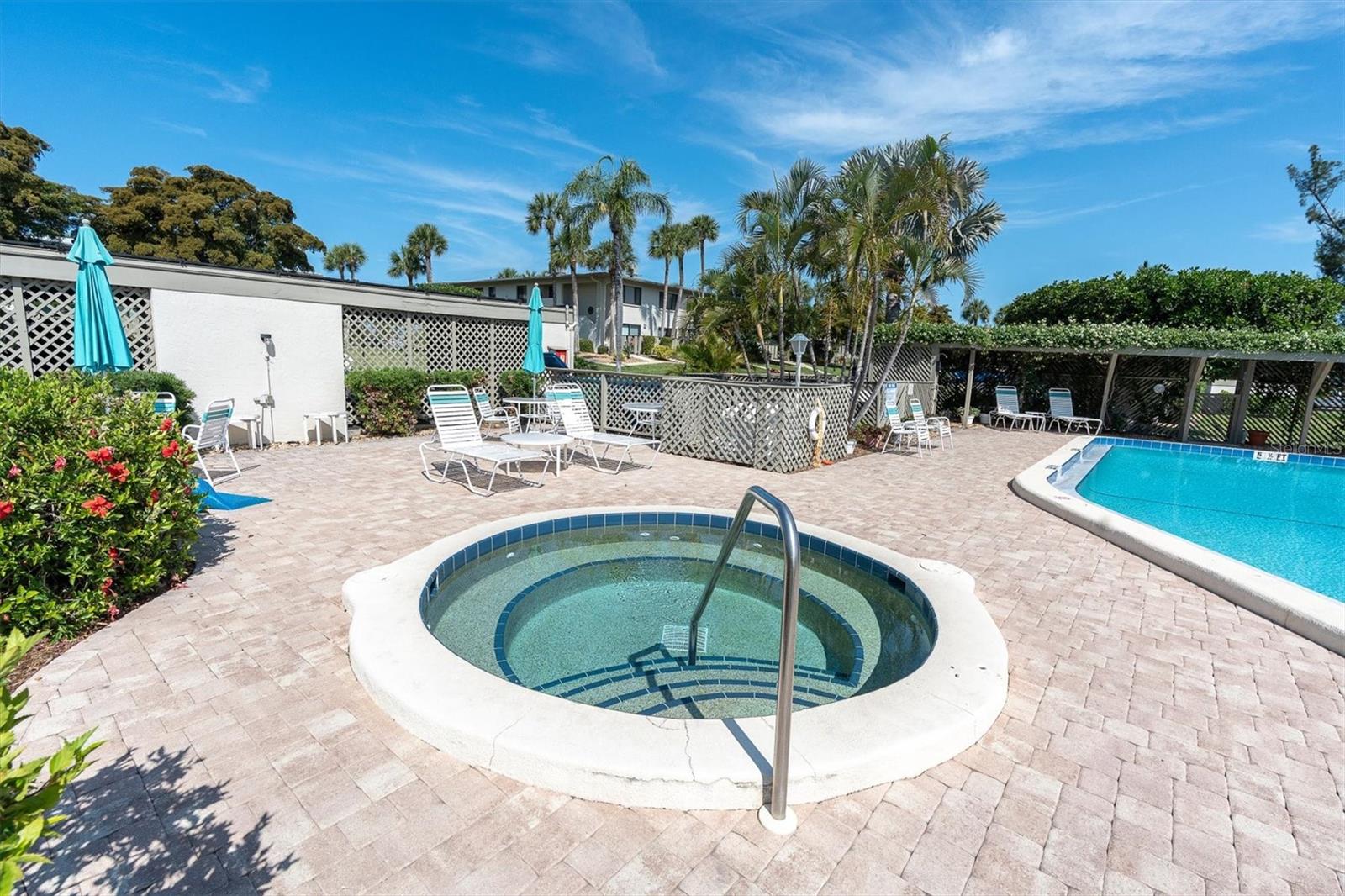 WESTBAY POINT & MOORINGS II - Residential