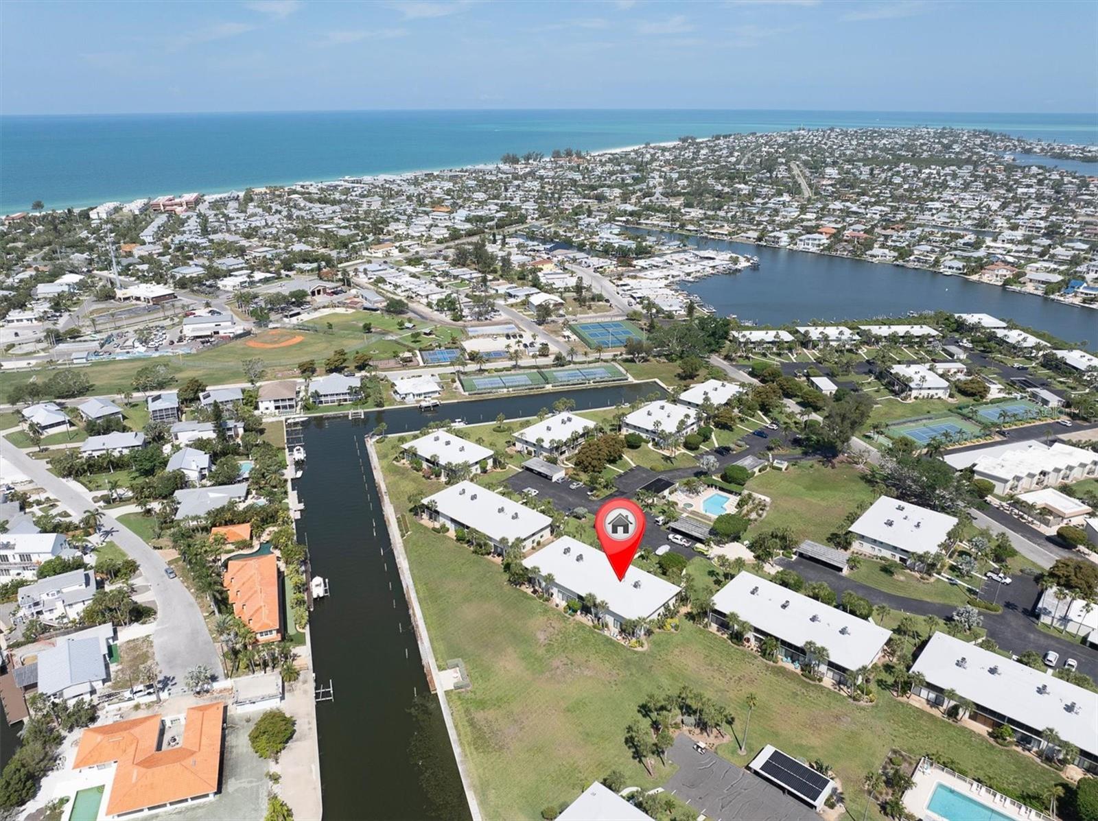 WESTBAY POINT & MOORINGS II - Residential
