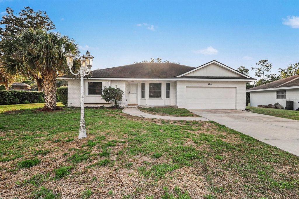 Photo of 4643 Valley View Drive W, Lakeland, FL 33813 (MLS # O6393551)