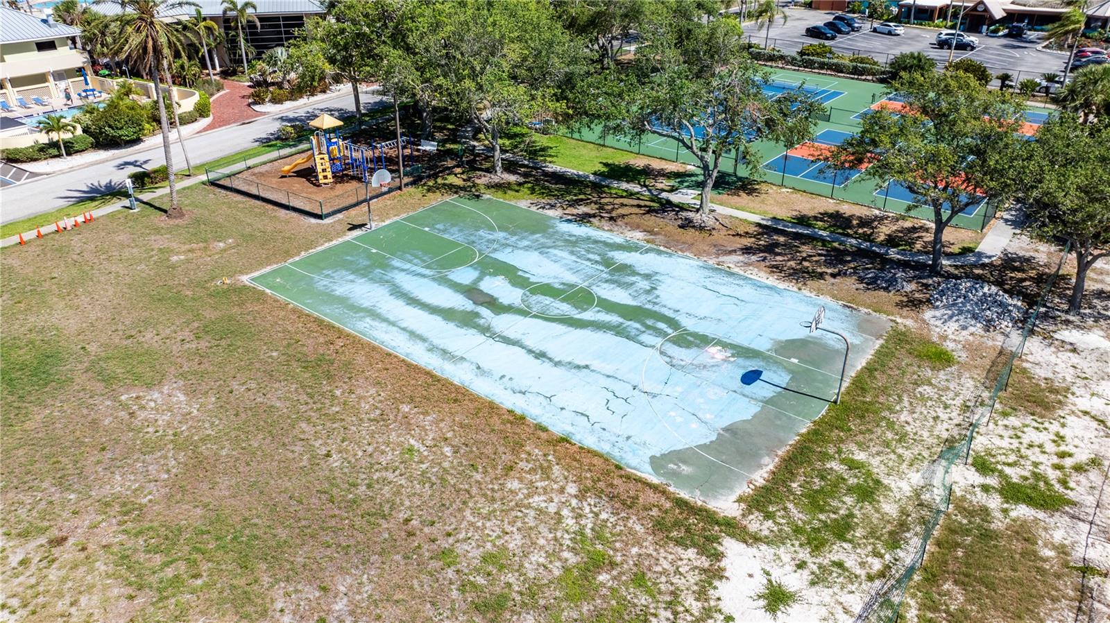 ISLAND RESORT AT MARINERS CLUB - Residential