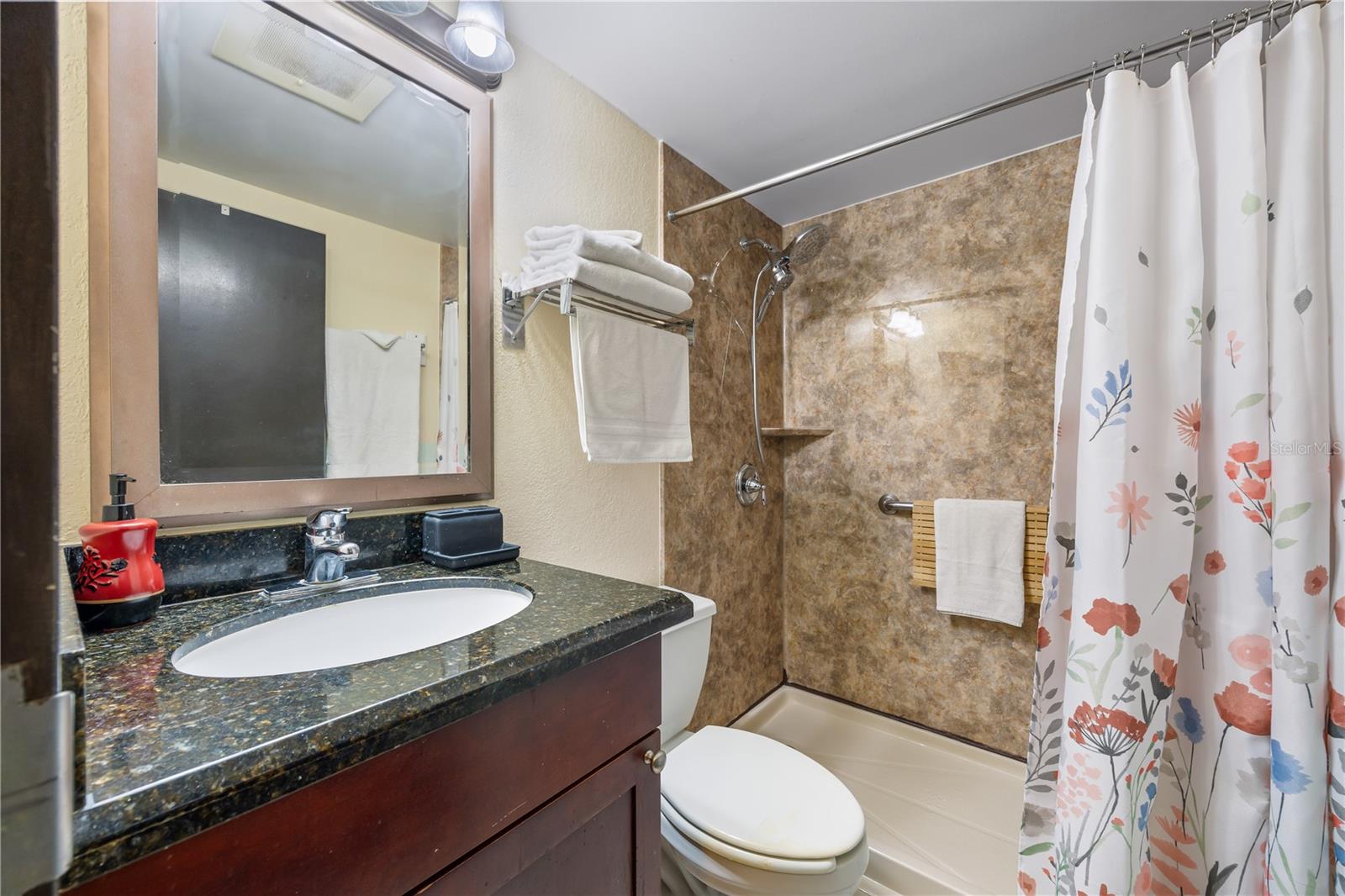 ISLAND RESORT AT MARINERS CLUB - Residential