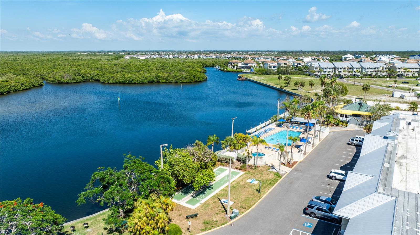 ISLAND RESORT AT MARINERS CLUB - Residential