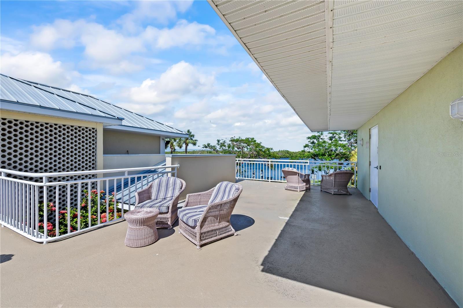 ISLAND RESORT AT MARINERS CLUB - Residential