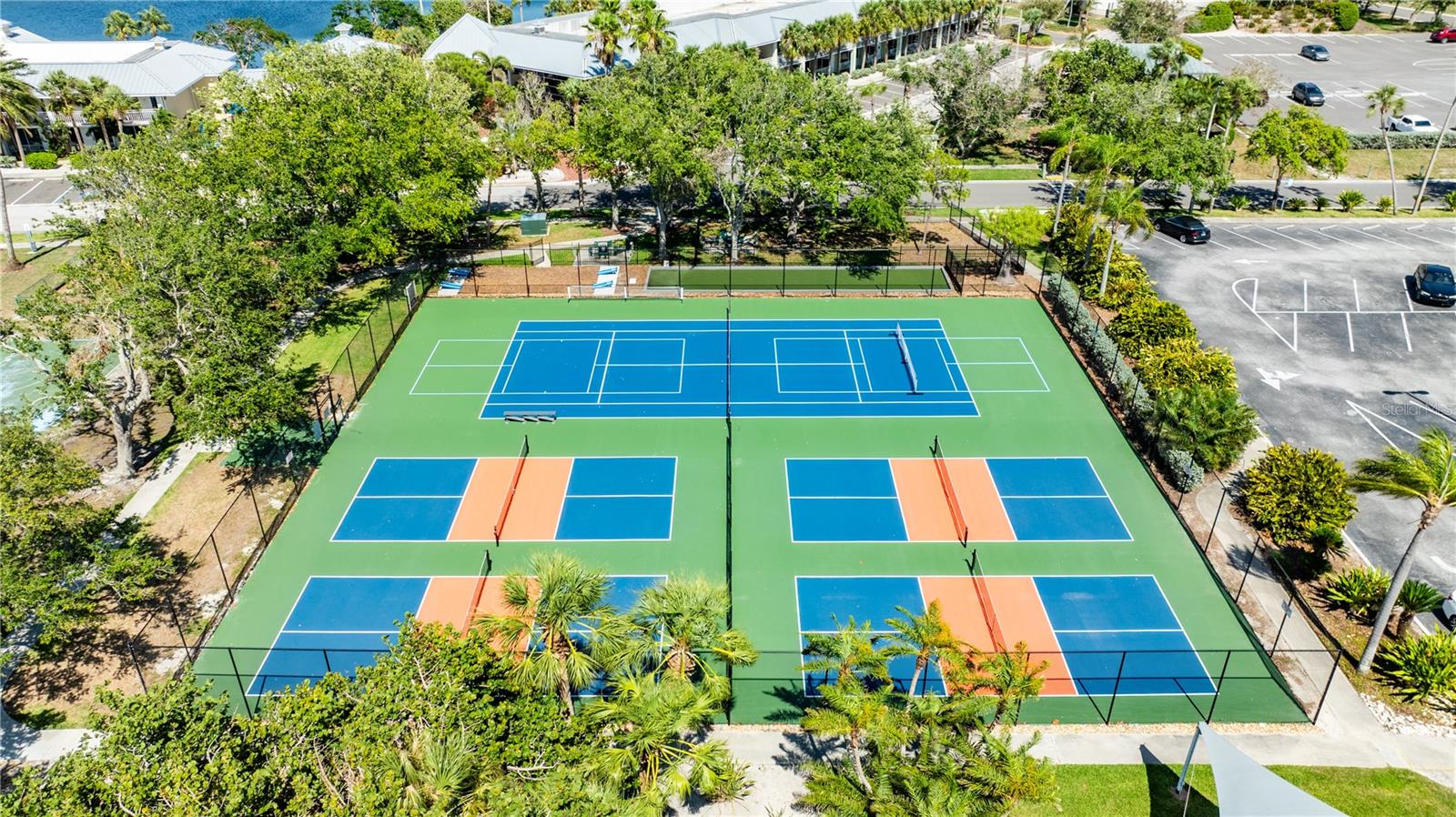 ISLAND RESORT AT MARINERS CLUB - Residential