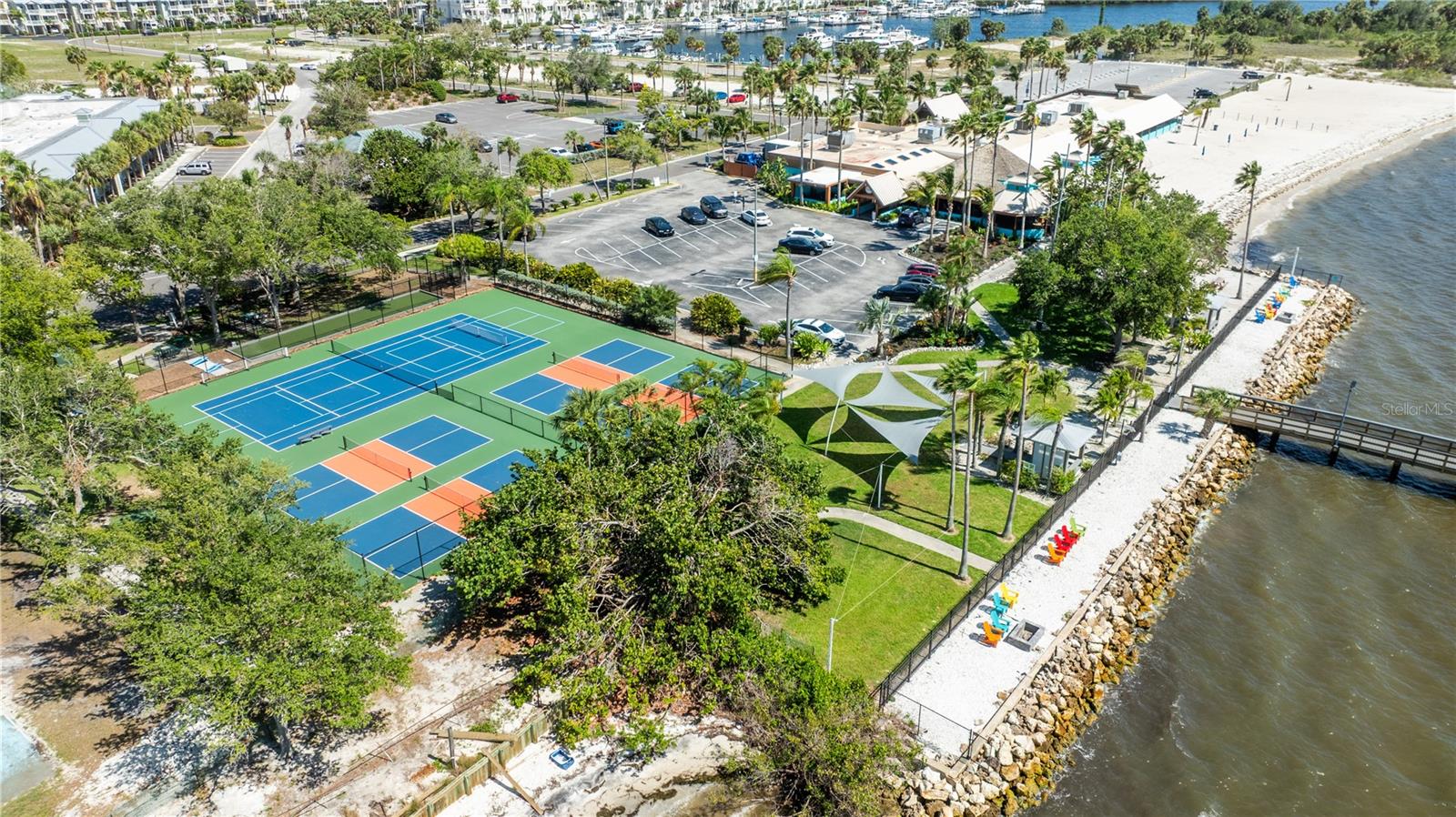 ISLAND RESORT AT MARINERS CLUB - Residential