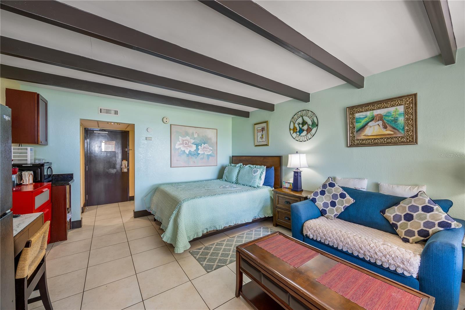 ISLAND RESORT AT MARINERS CLUB - Residential