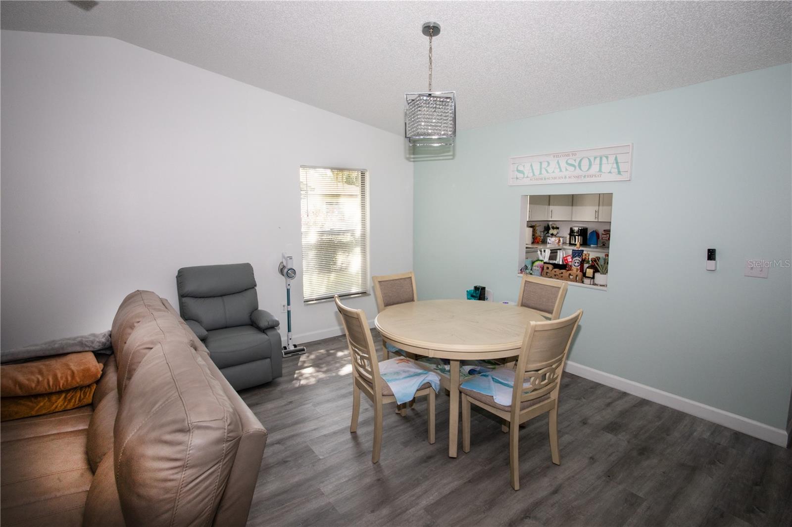 4703 OAK HILL DRIVE 4
