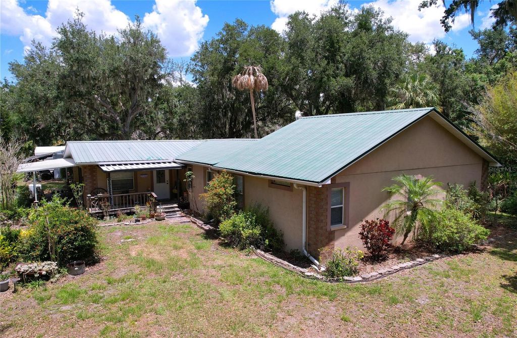 Photo of 3544 Porter Road, Lithia, FL 33547 (MLS # TB8383422)