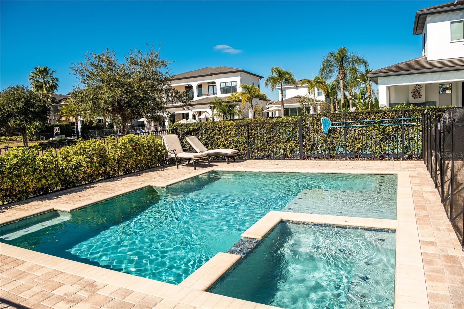 REUNION WEST VLGS NORTH - Residential