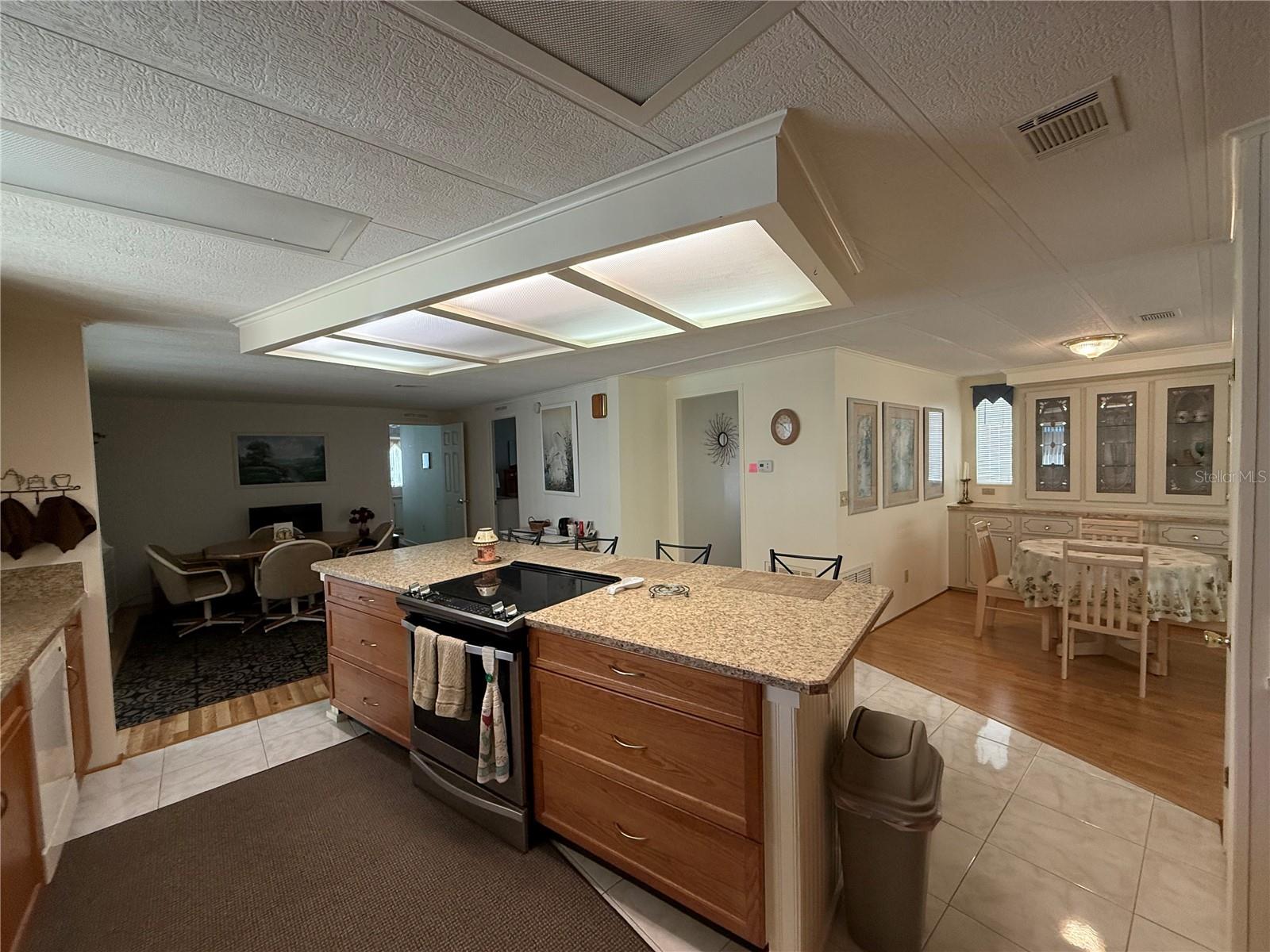 CONTINENTAL COUNTRY CLUB COMMU - Residential