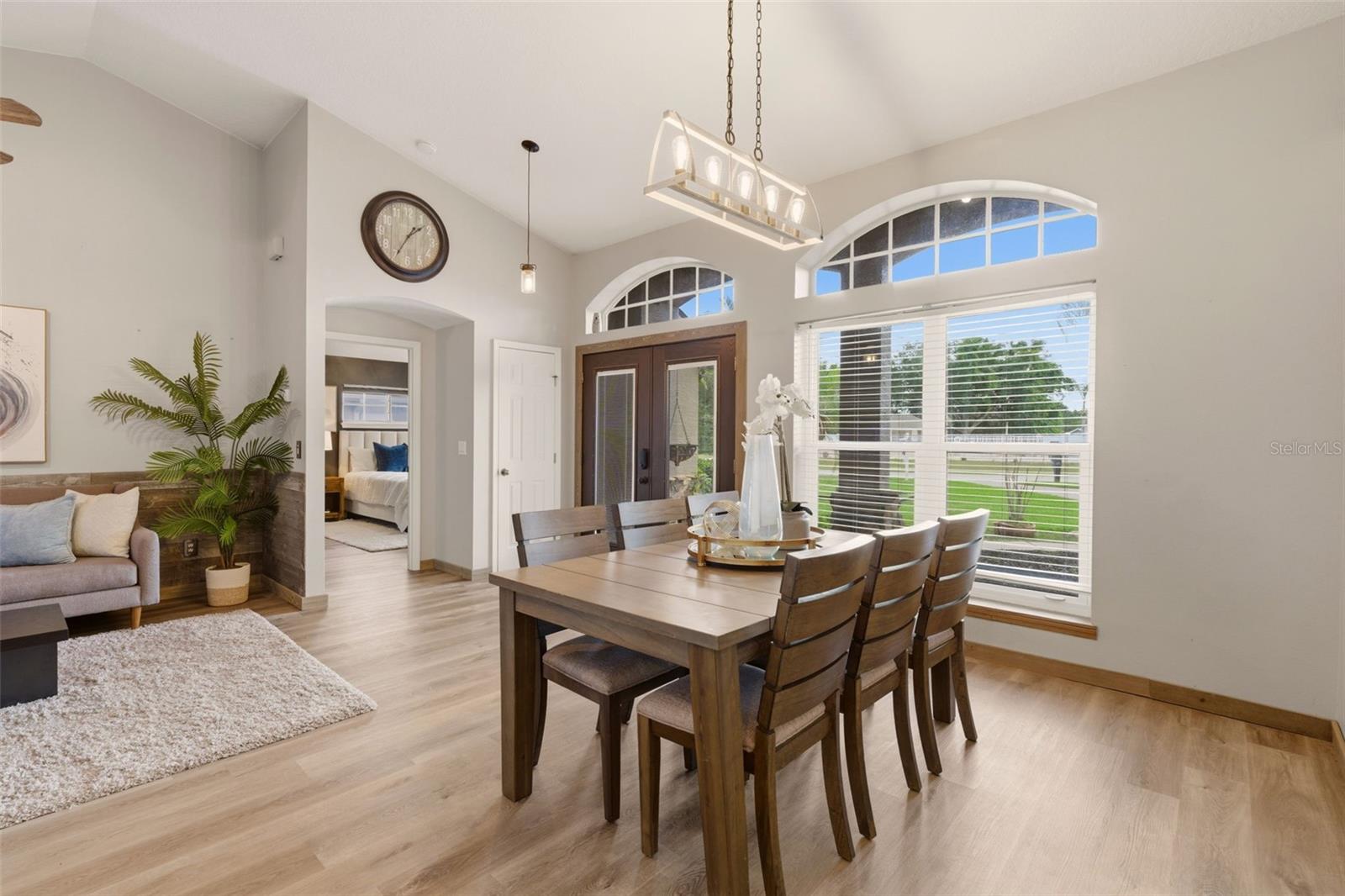 PINE TRACE UNIT 01 - Residential