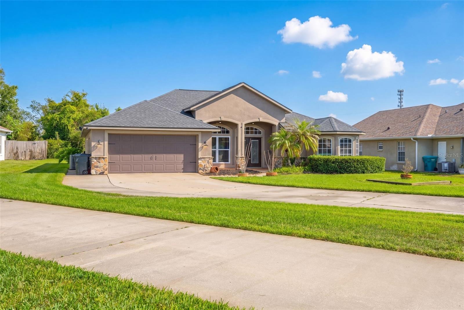 PINE TRACE UNIT 01 - Residential