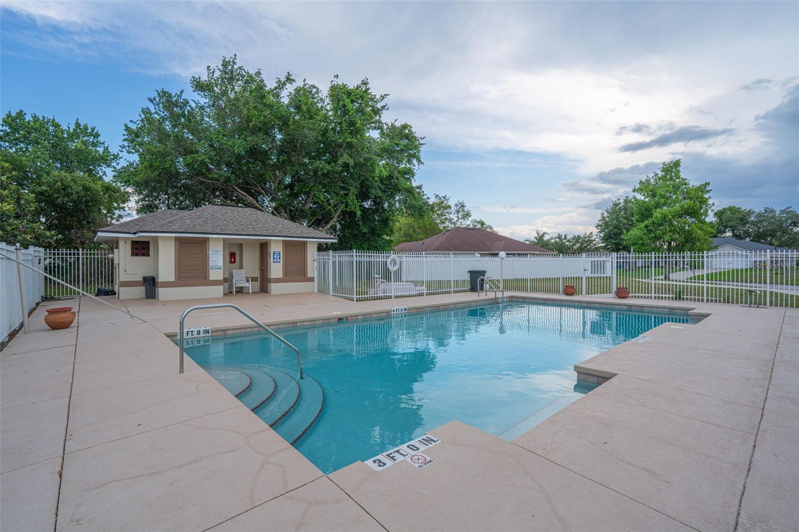 PINE TRACE UNIT 01 - Residential