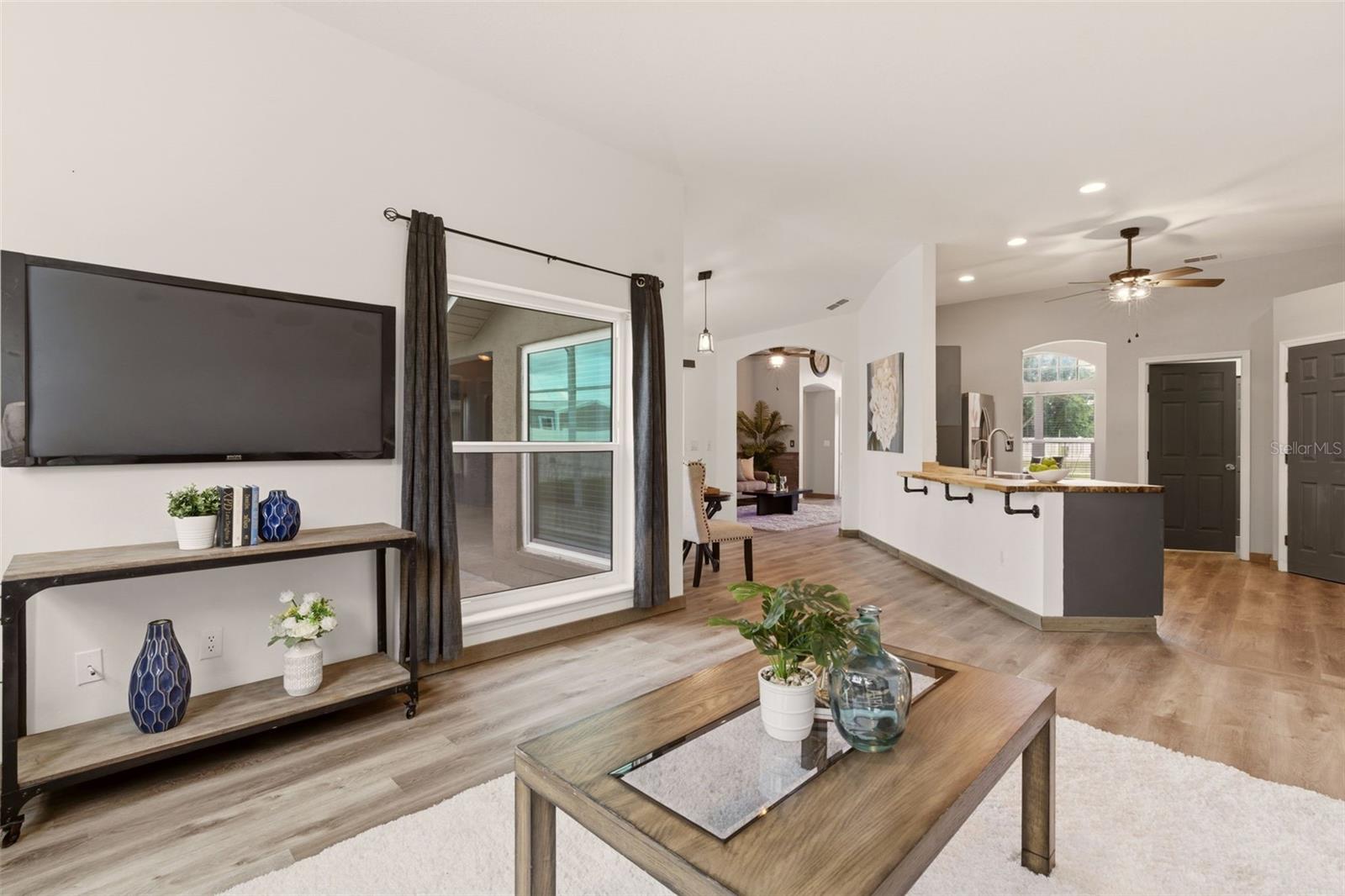 PINE TRACE UNIT 01 - Residential