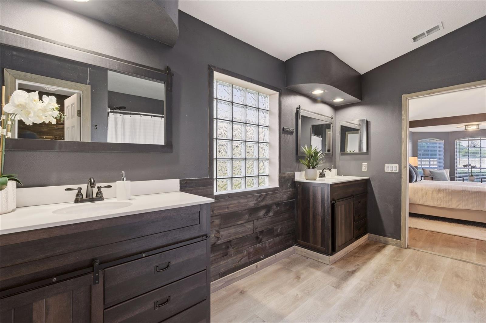 PINE TRACE UNIT 01 - Residential
