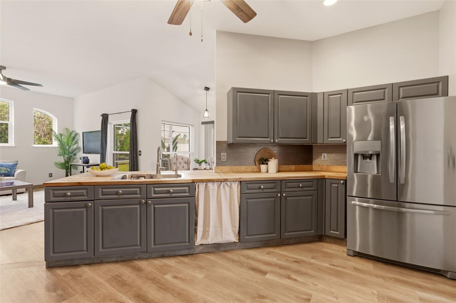 PINE TRACE UNIT 01 - Residential