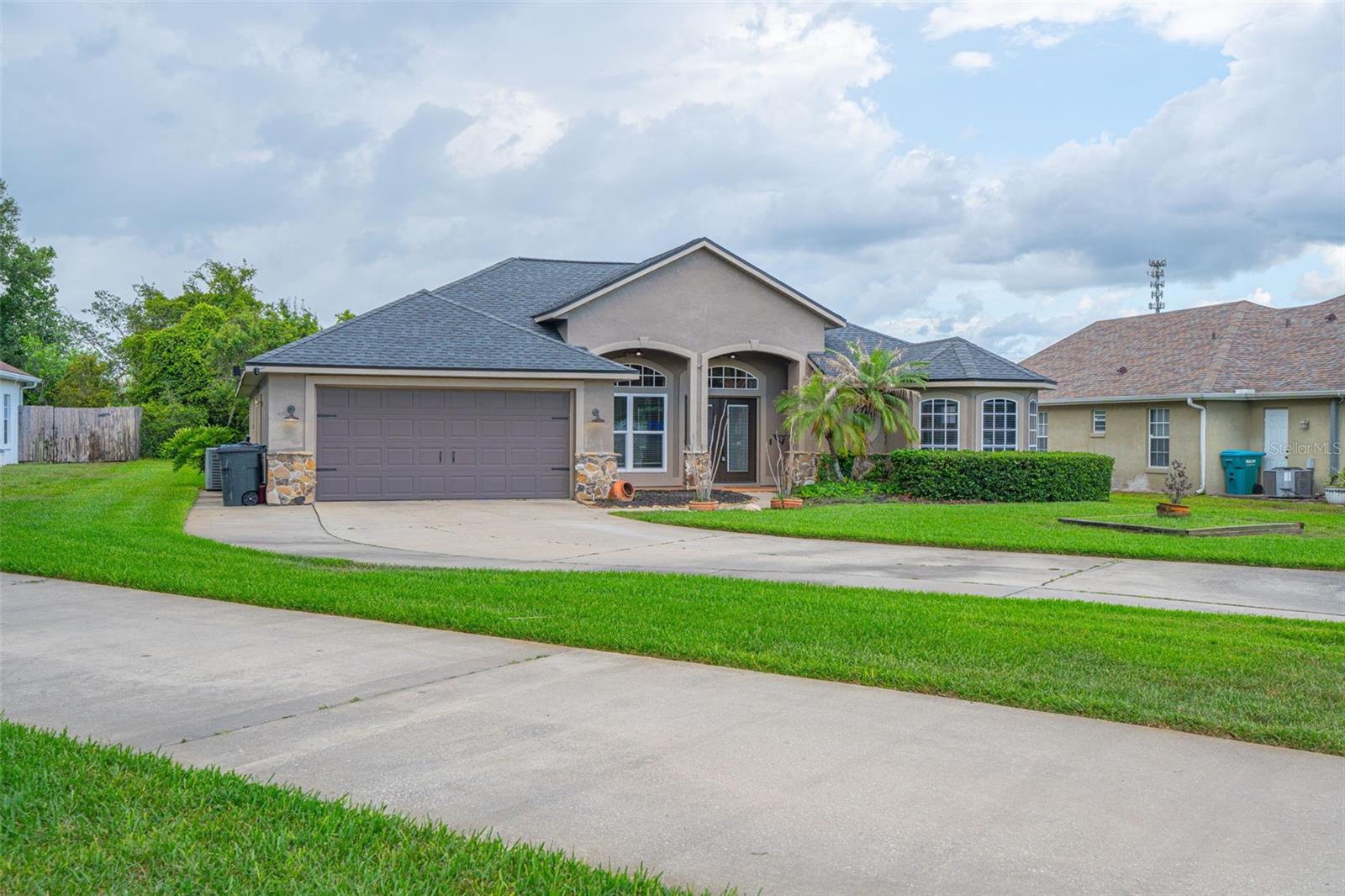 PINE TRACE UNIT 01 - Residential