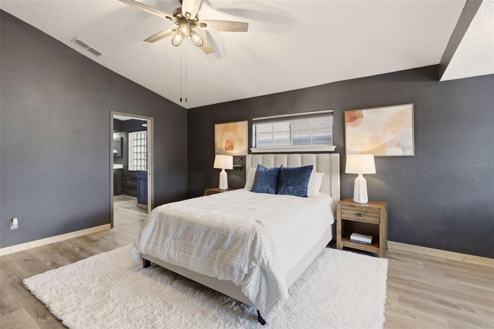 PINE TRACE UNIT 01 - Residential