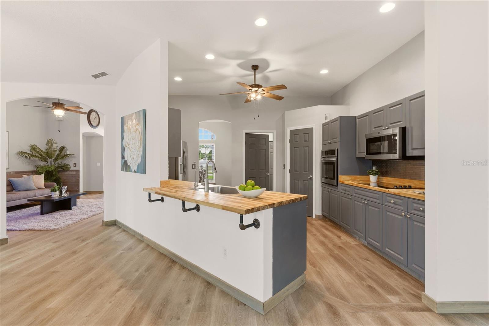 PINE TRACE UNIT 01 - Residential