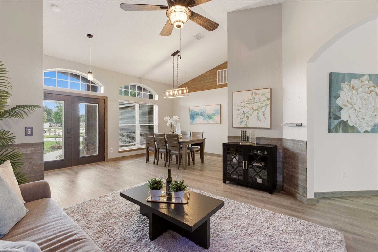 PINE TRACE UNIT 01 - Residential
