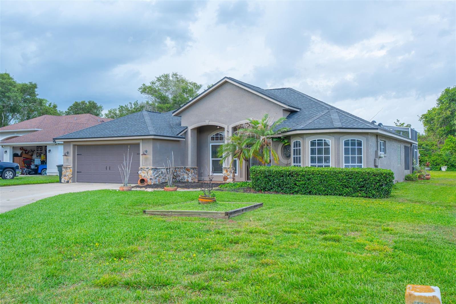 PINE TRACE UNIT 01 - Residential