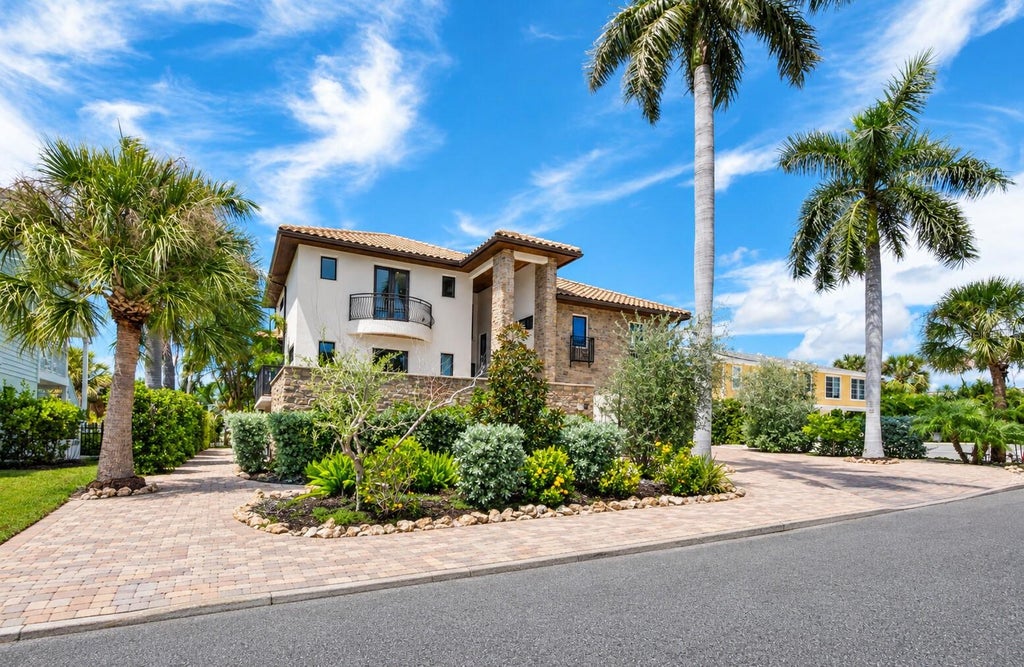Photo of 795 Marbury Lane, Longboat Key, FL 34228 (MLS # A4704899)