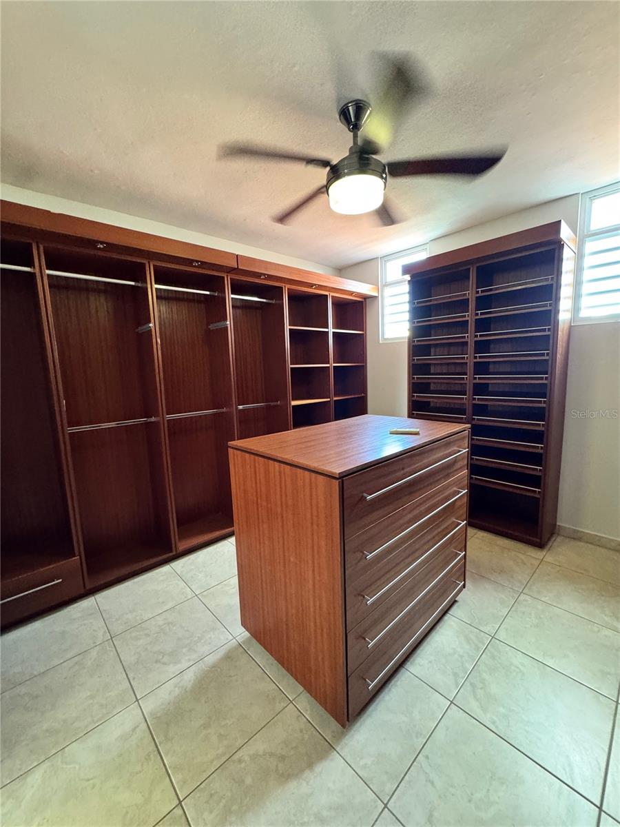 PASEO LOS CORALES II - Residential