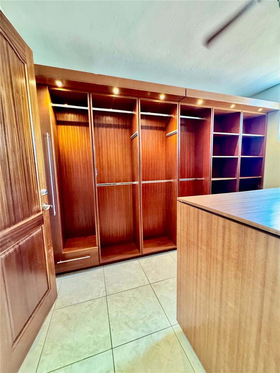 PASEO LOS CORALES II - Residential