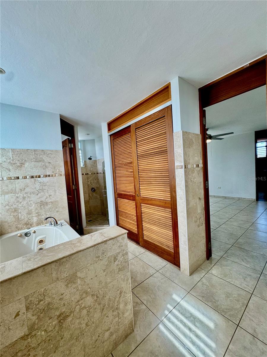 PASEO LOS CORALES II - Residential