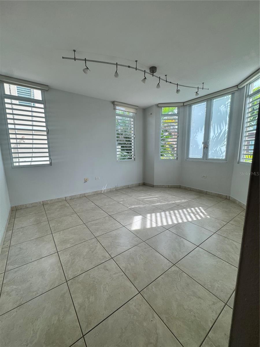 PASEO LOS CORALES II - Residential