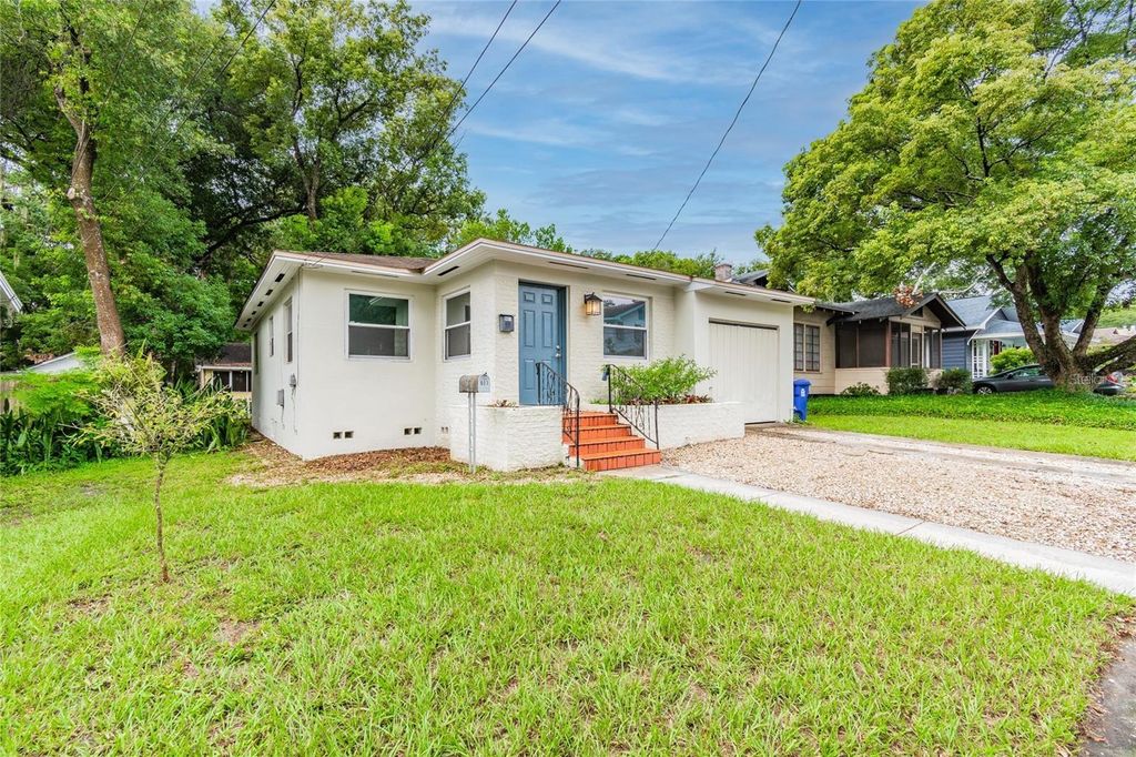 Photo of 903 Vistabula Street, Lakeland, FL 33801 (MLS # TB8444998)