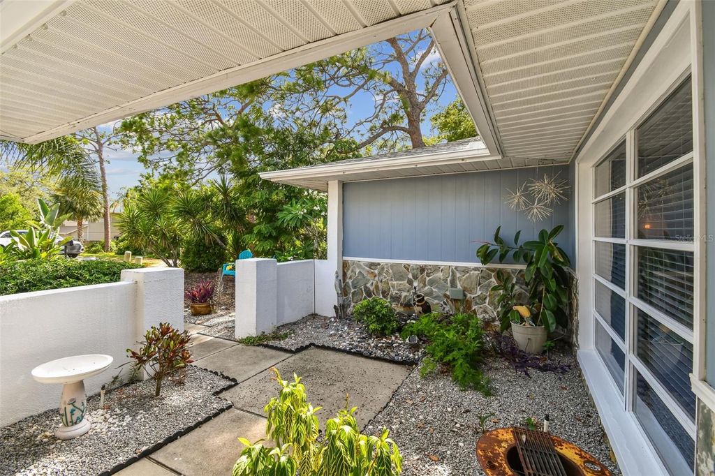 Photo of 1392 Burnt Oak Street, Tarpon Springs, FL 34689 (MLS # TB8407193)