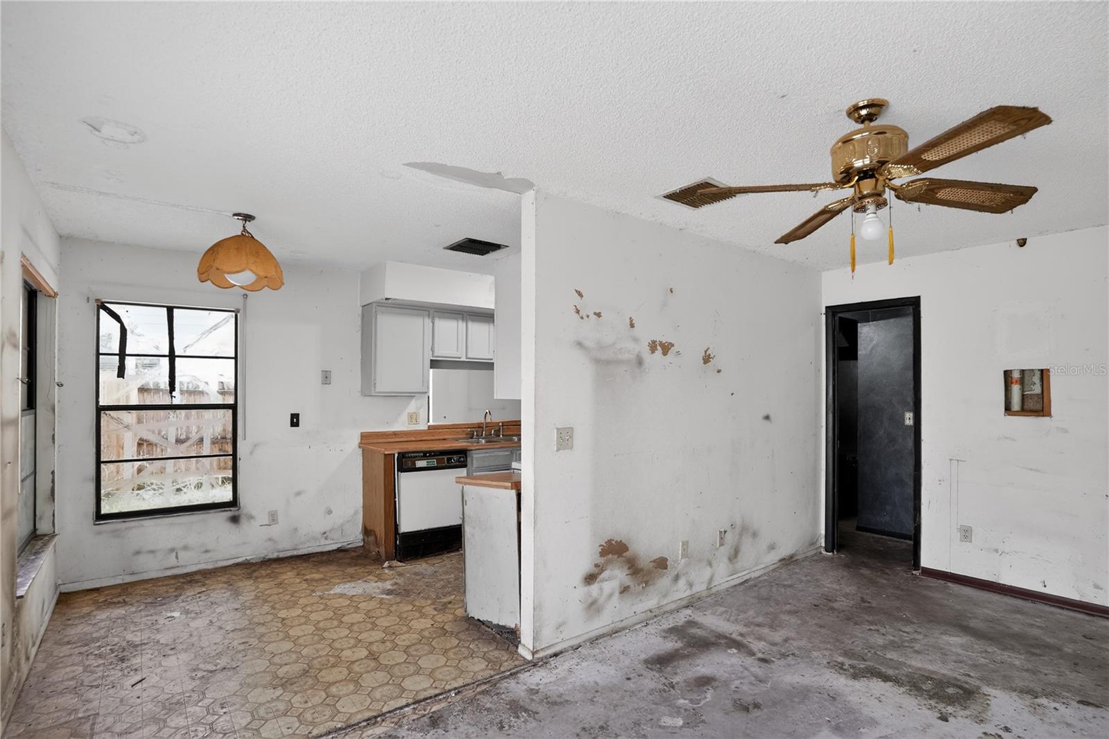 GREENWOOD LAKES UNIT D-3A 1ST ADD - Residential