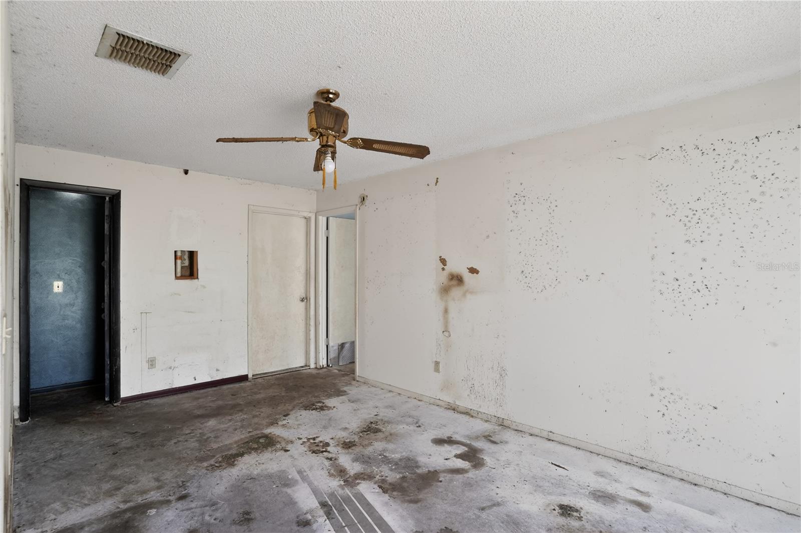 GREENWOOD LAKES UNIT D-3A 1ST ADD - Residential