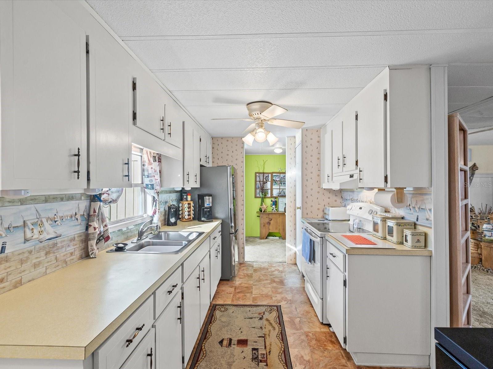 WEEKI WACHEE RIVER ESTATE - Residential