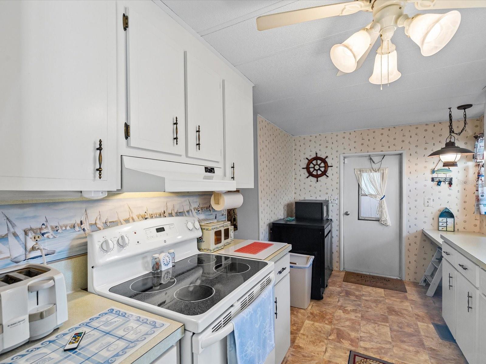 WEEKI WACHEE RIVER ESTATE - Residential