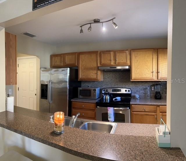 VISTAS ON BENEVA - Residential Lease