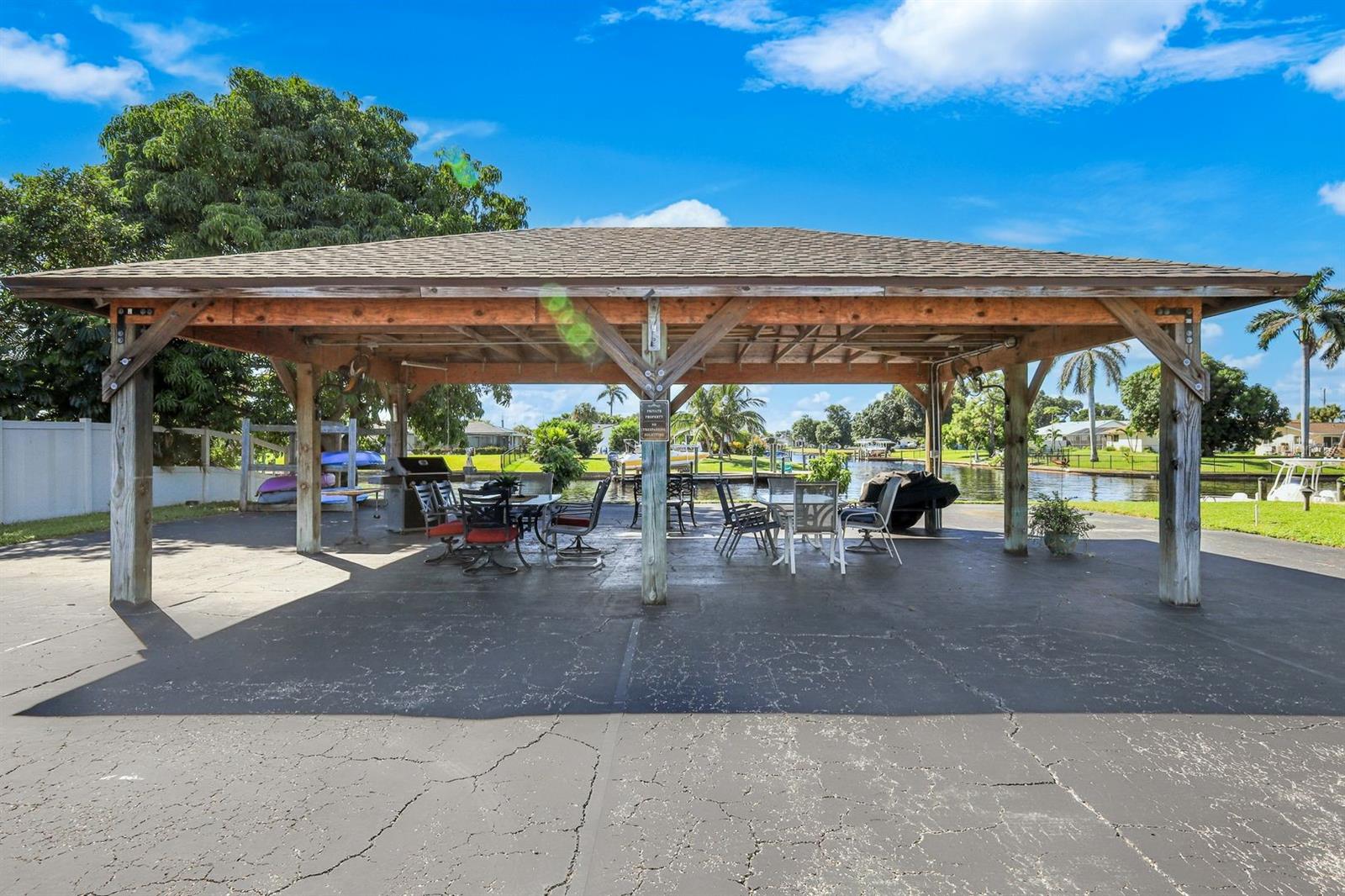 LE GRAND MARQUIS CONDO - Residential