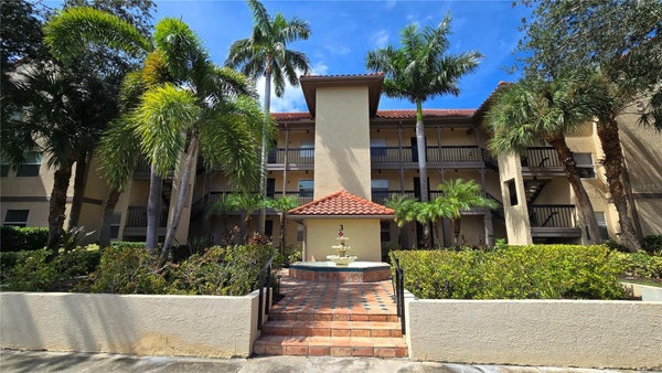 2400 FEATHER SOUND DR APT 328, CLEARWATER, FL 33762 - Image ff5b0ffbe2a8fb12ef7a55912beb3973/2219233645