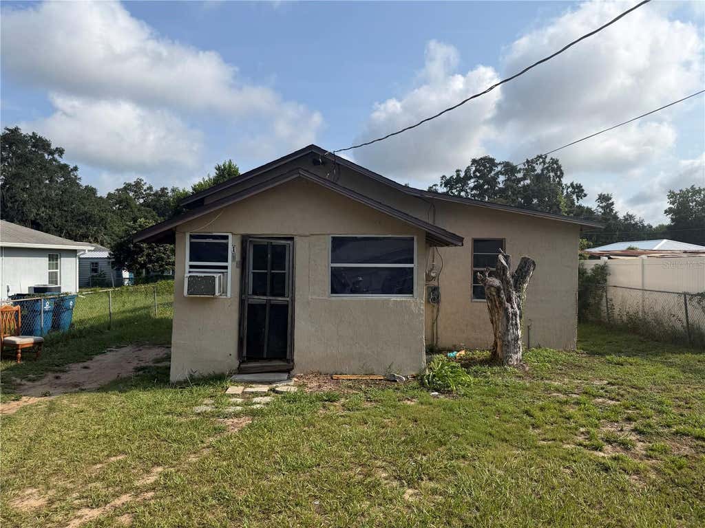 Photo of 114 W Murphy Street, Davenport, FL 33837 (MLS # S5154978)