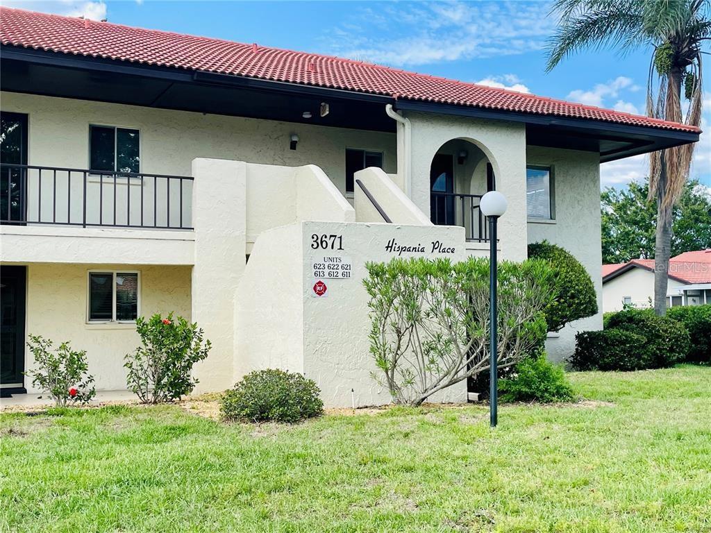 Desirable Village Plaza! *Rarely Available 1/1 end unit condo in Village Plaza! This charming 55 + community is in a Central Location within minutes to Downtown Sarasota, Beaches, Shops and Restaurants, I75, and minutes to world famous Siesta Key Beach! Village Plaza offers many amenities including community Pool, Fitness Center, BBQ, Clubhouse and Library! Parking for your guests, with owner assigned parking. Lovingly cared for with LVP ( Luxury Vinyl Plank ) flooring in Livingroom and Master, Tile on lanai, as well as tile in kitchen, bathroom, and dining area makes this property easy to care for and enjoy! THIS PROPERTY IS AVAILABLE FOR SEASON AT $2500 A MONTH + TAX & FEES. IF RENTED FOR 6 MONTHS OR MORE THE MONTHLY RATE IS $1500 A MONTH. SARASOTA RENTAL, GULF COAST.