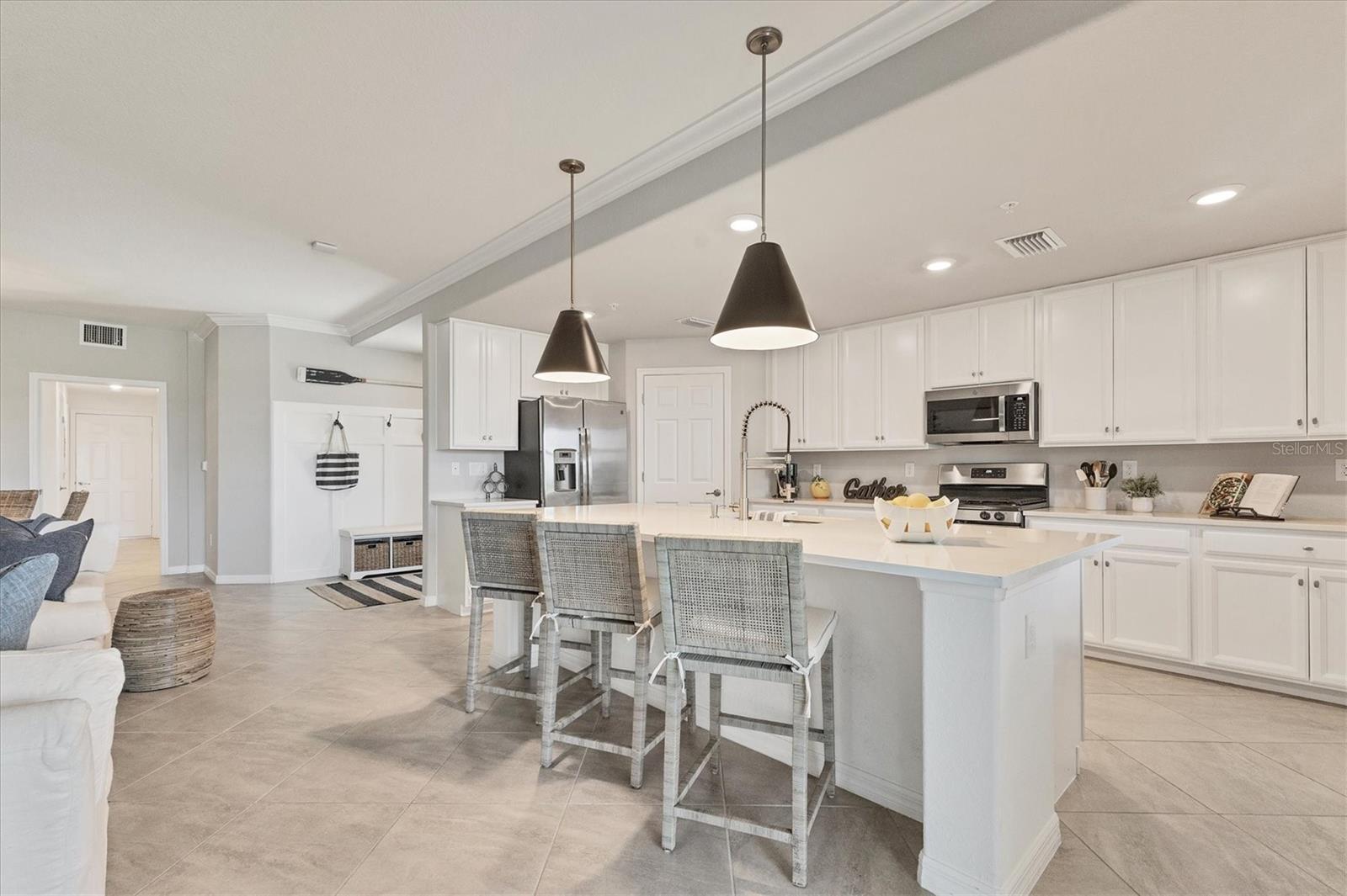 LAKEWOOD NATIONAL COACH HOMES III - Residential Lease
