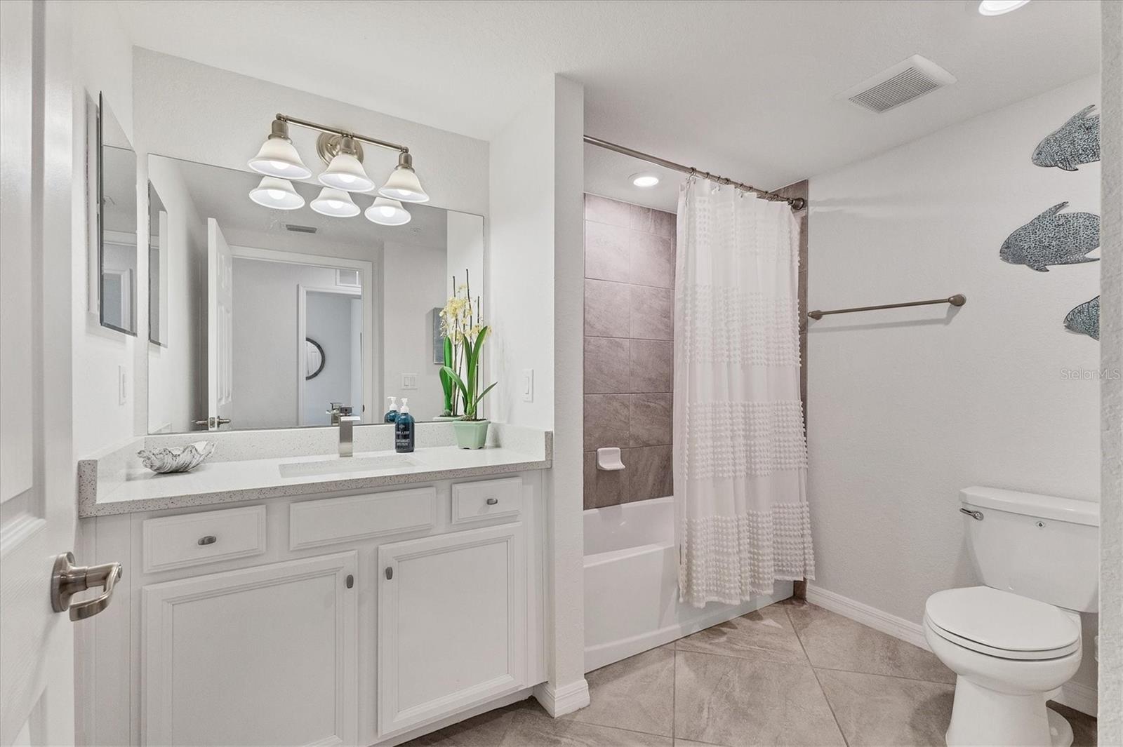LAKEWOOD NATIONAL COACH HOMES III - Residential Lease