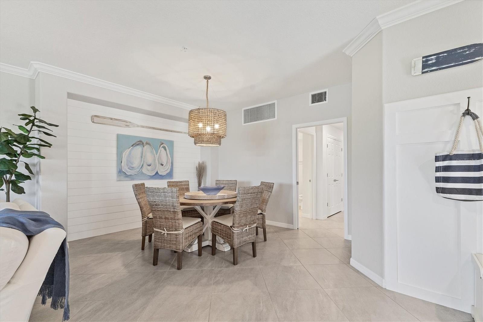LAKEWOOD NATIONAL COACH HOMES III - Residential Lease