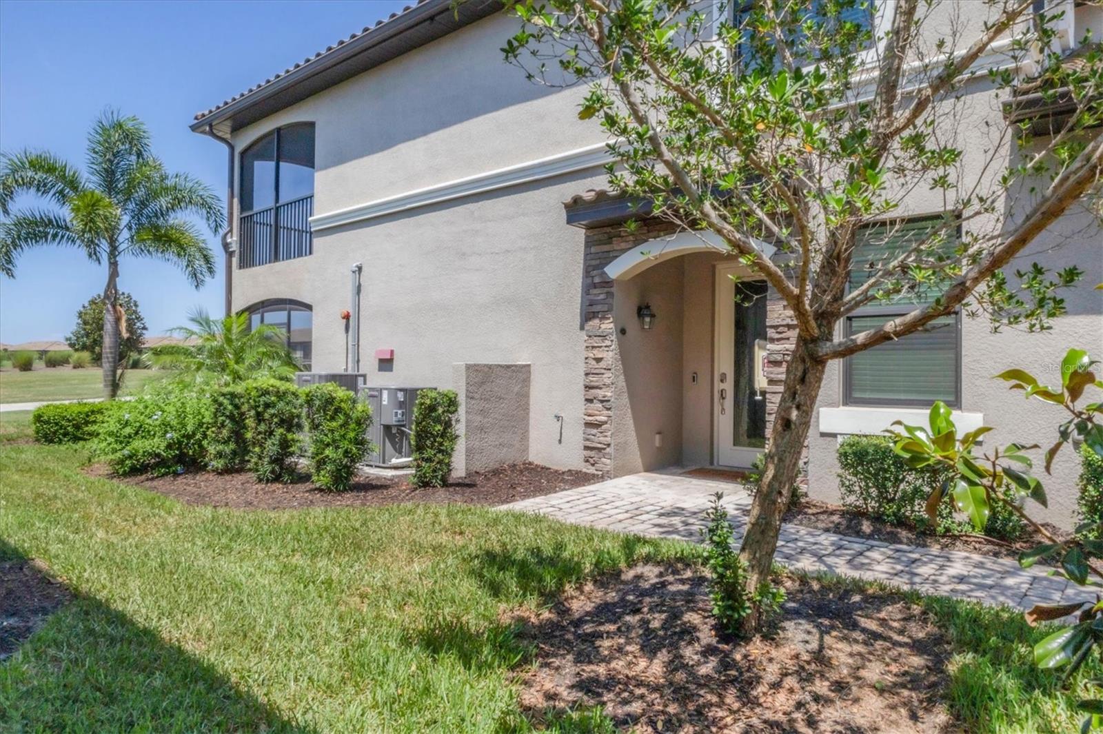 LAKEWOOD NATIONAL COACH HOMES III - Residential Lease