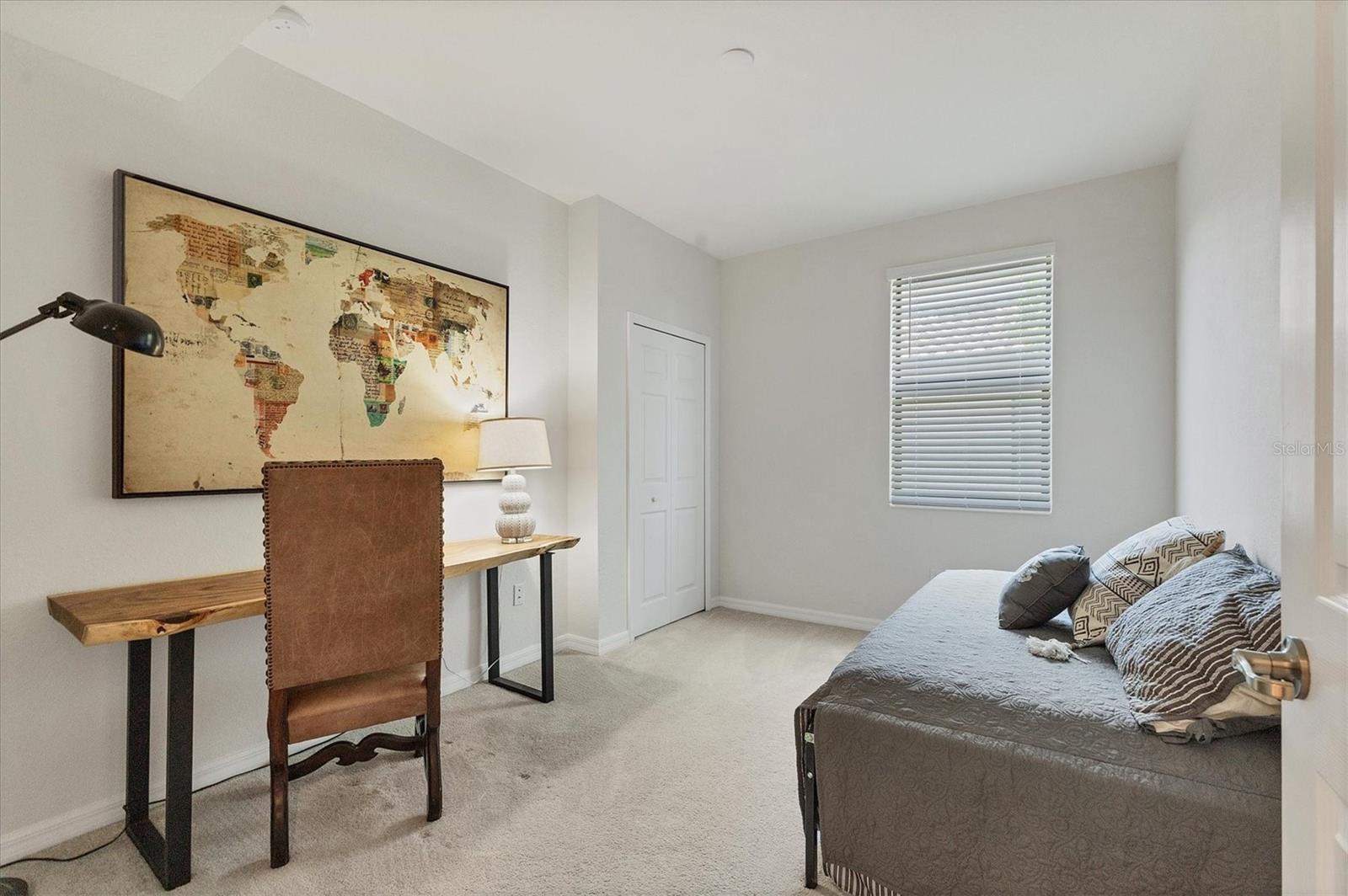 LAKEWOOD NATIONAL COACH HOMES III - Residential Lease